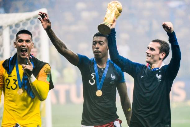 在足球界内 在足球界内